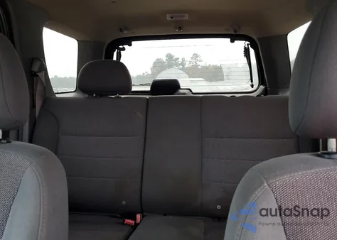 2002 Ford Escape Xlt from USA, damaged, VIN 1FMYU03132KB12421